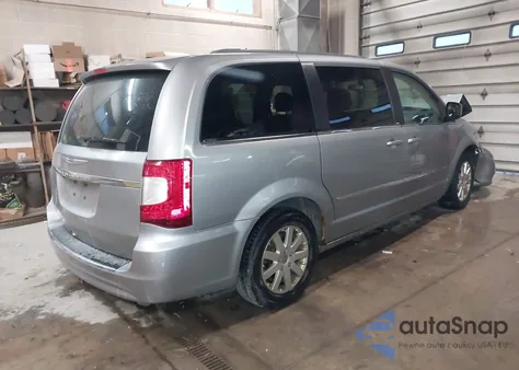 2013 Chrysler Town & Country Touring z USA, uszkodzony, nr VIN 2C4RC1BG3DR620156